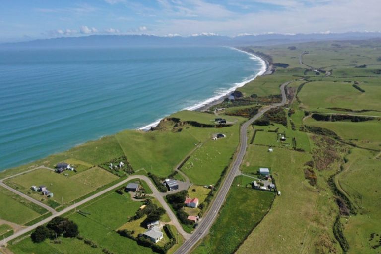 Photo of property in 1 Tuatapere Orepuki Highway, Orepuki, Riverton, 9881