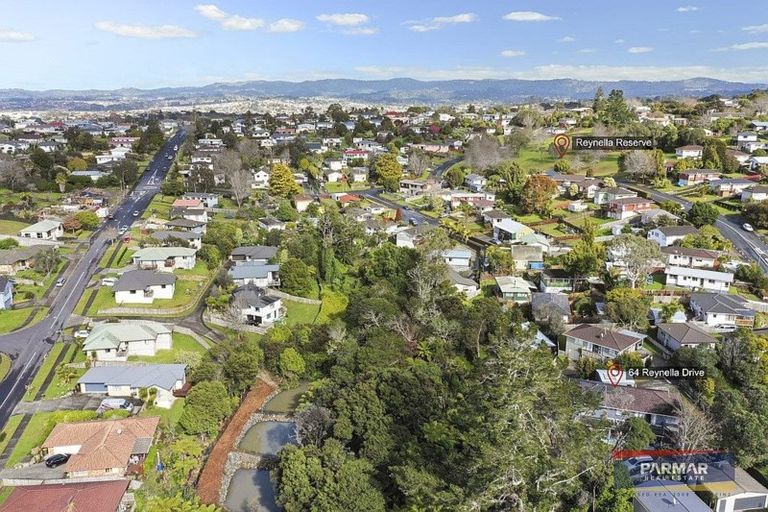 Photo of property in 64 Reynella Drive, Massey, Auckland, 0614