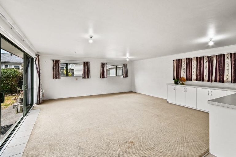 Photo of property in 2/16 Airfield Road, Takanini, 2112
