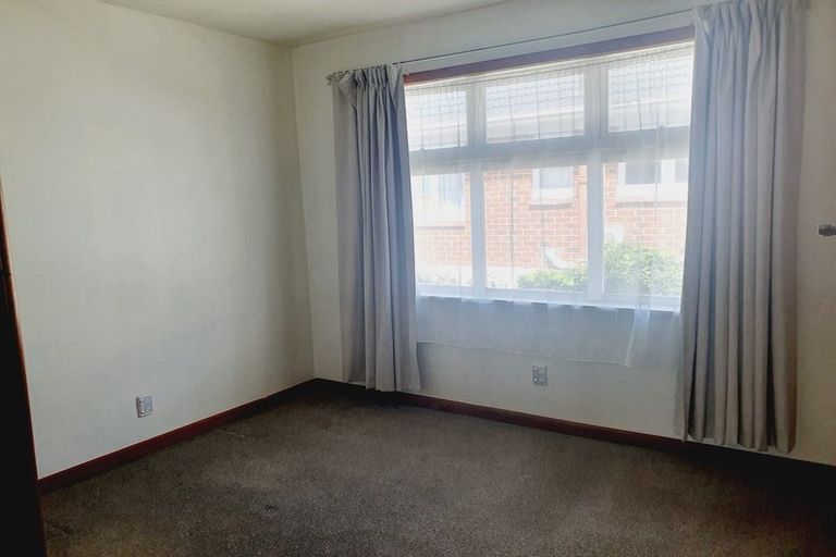 Photo of property in 30 Golf Road, New Lynn, Auckland, 0600