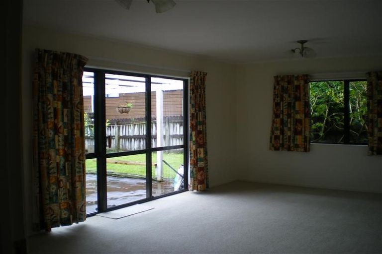 Photo of property in 149 Botany Road, Botany Downs, Auckland, 2010