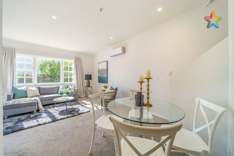 Photo of property in 43 Saint Ronans Avenue, Waterloo, Lower Hutt, 5011