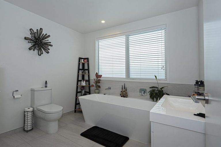 Photo of property in 39a Saint Pauls Drive, Brookfield, Tauranga, 3110