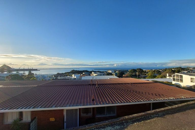 Photo of property in 25 Bayly Road, Moturoa, New Plymouth, 4310