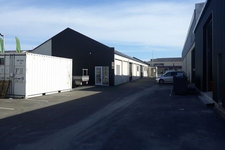 Photo of property in 144 Queens Drive, Lyall Bay, Wellington, 6022