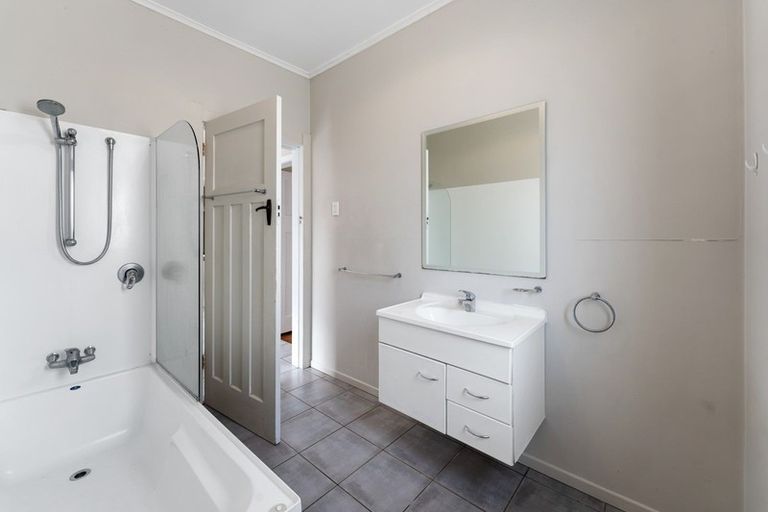 Photo of property in 88 Tukapa Street, Westown, New Plymouth, 4310