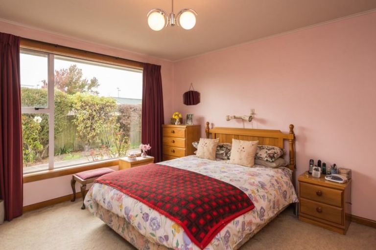 Photo of property in 12 Cavan Place, Mairehau, Christchurch, 8052