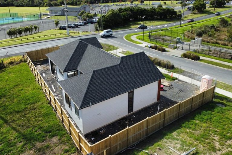 Photo of property in 2 Mahi Road, Helensville, 0800