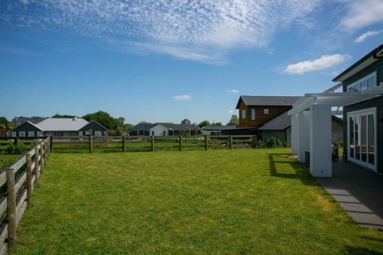 Photo of property in 1 Kotare Grove, Cambridge, 3434