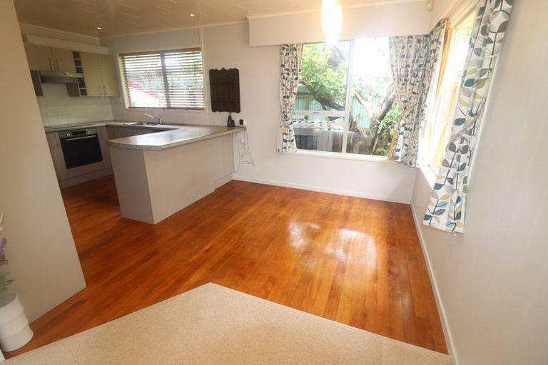 Photo of property in 10 Celeste Place, Totara Vale, Auckland, 0627