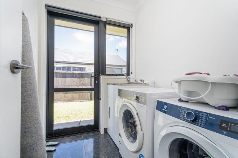 Photo of property in 10 Onerere Drive, Whitianga, 3510