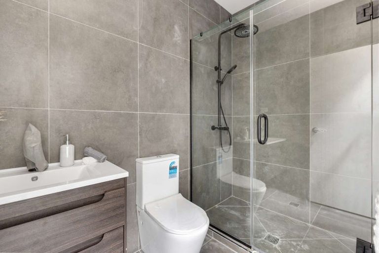 Photo of property in 442 Old Te Atatu Road, Te Atatu Peninsula, Auckland, 0610