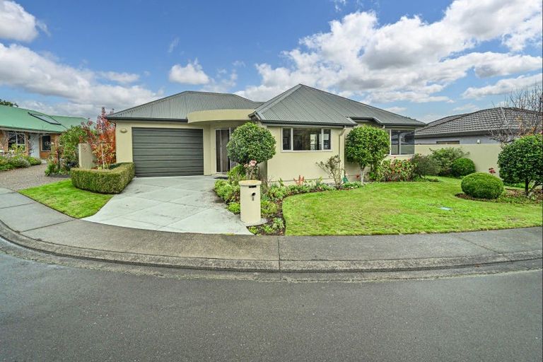 Photo of property in 8 Saint Hill Rise, Havelock North, 4130