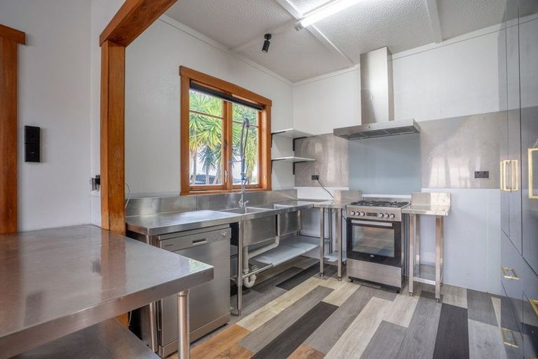 Photo of property in 180 Cambridge Road, Hillcrest, Hamilton, 3216