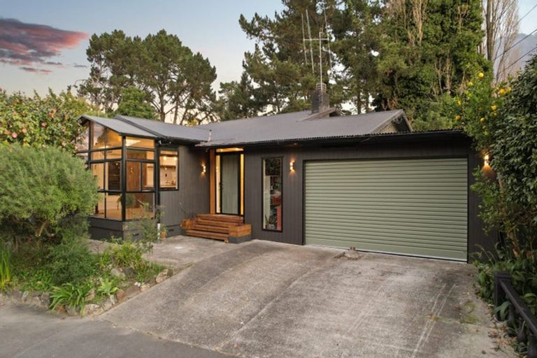 Photo of property in 64 Berkley Avenue, Hillcrest, Hamilton, 3216