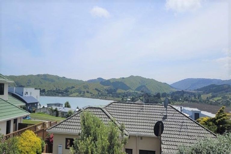 Photo of property in 43 Joseph Banks Drive, Whitby, Porirua, 5024