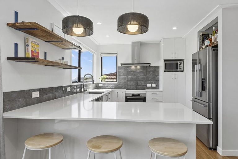 Photo of property in 71 Leeward Drive, Whitby, Porirua, 5024