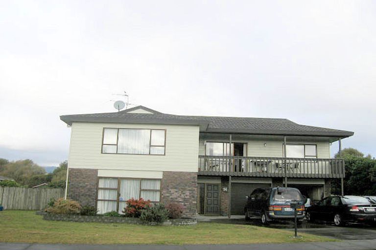 Photo of property in 10 The Avenue, Paraparaumu Beach, Paraparaumu, 5032
