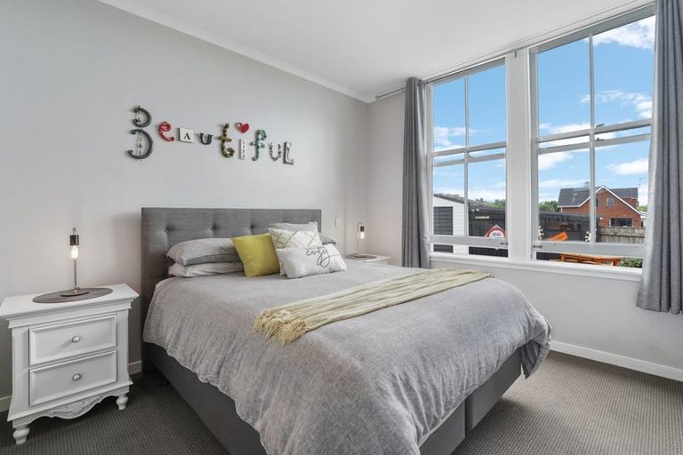 Photo of property in 2 Lambert Way, Paraparaumu, 5032