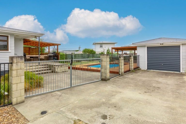 Photo of property in 18 Woburn Street, Waipukurau, 4200