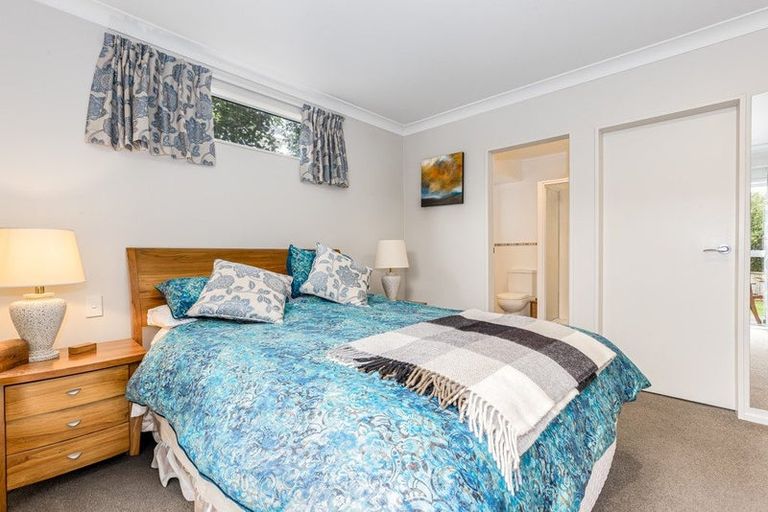 Photo of property in 154 Kahu Road, Paremata, Porirua, 5024