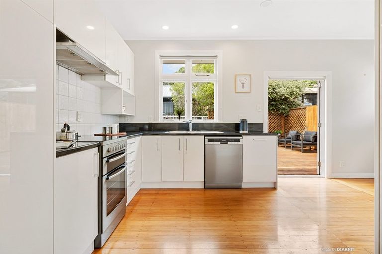 Photo of property in 76 Ira Street, Miramar, Wellington, 6022