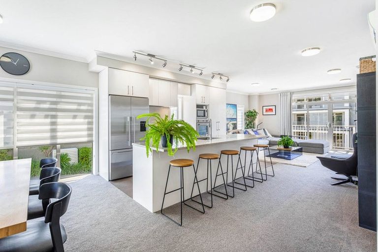 Photo of property in 132 Landmark Terrace, Orewa, 0931
