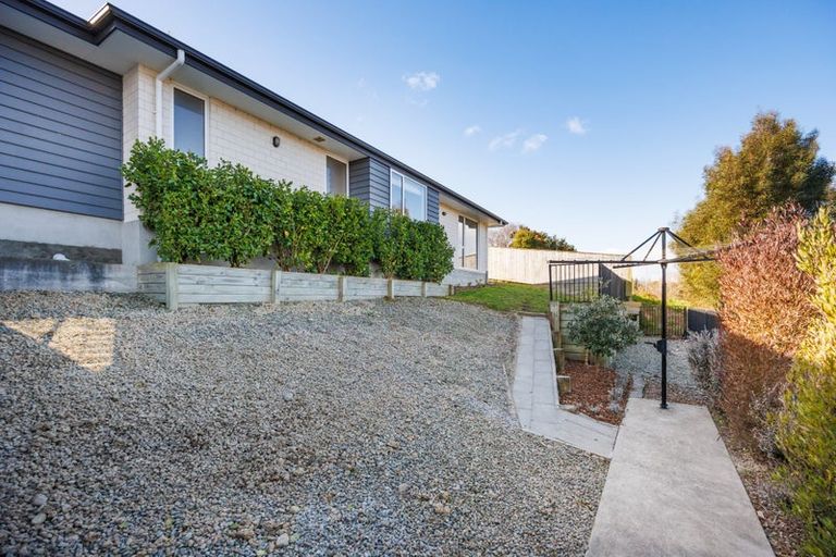 Photo of property in 18b Galea Grove, Kelvin Grove, Palmerston North, 4414