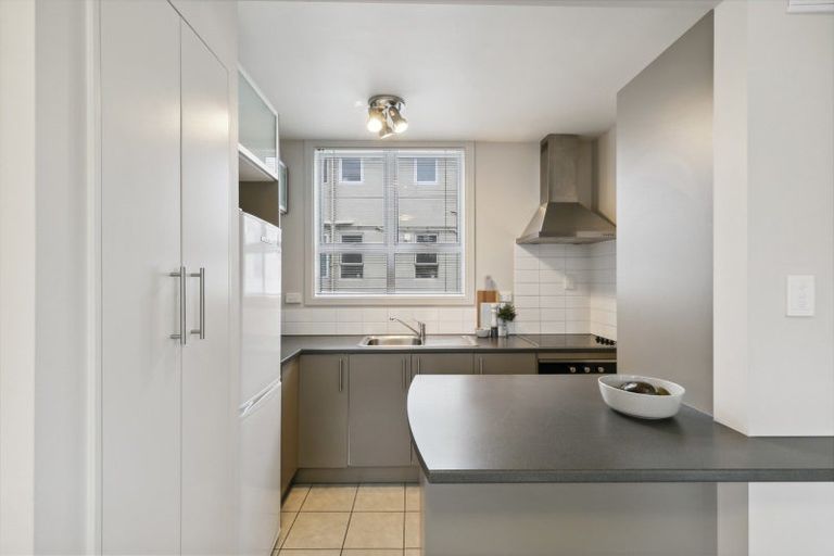 Photo of property in 127u3 Queens Drive, Lyall Bay, Wellington, 6022