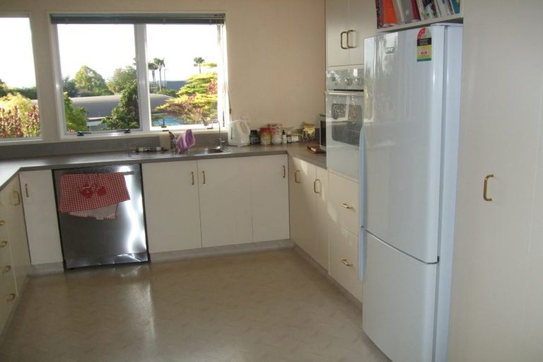 Photo of property in 2/2 Busby Place, Havelock North, 4130