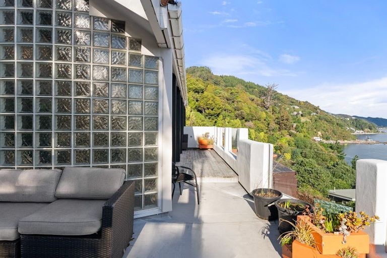 Photo of property in 5 Rangiuru Road, Mahina Bay, Lower Hutt, 5013