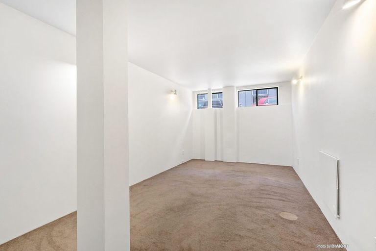 Photo of property in 10/5u Hopper Street, Mount Cook, Wellington, 6011