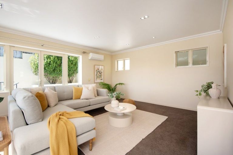 Photo of property in 19 Bunker Way, Strathmore Park, Wellington, 6022