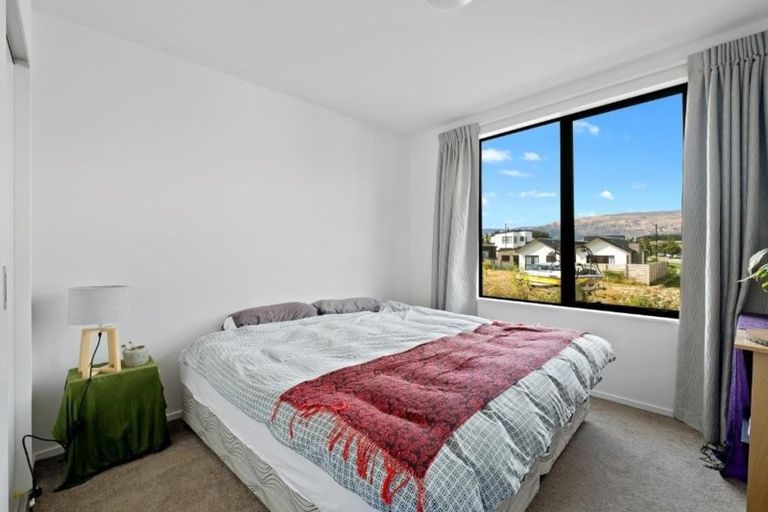 Photo of property in 51 Kirimoko Crescent, Wanaka, 9305