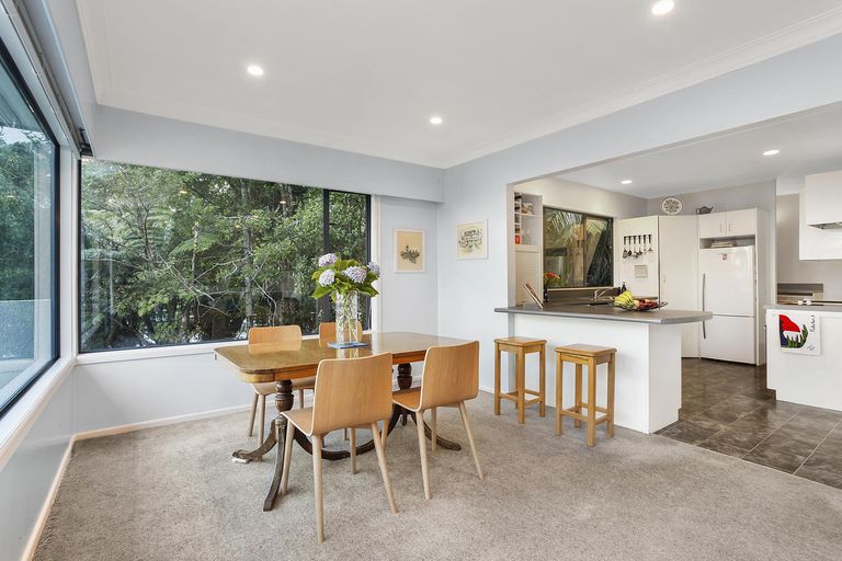 Photo of property in 1 Park Road, Titirangi, Auckland, 0604