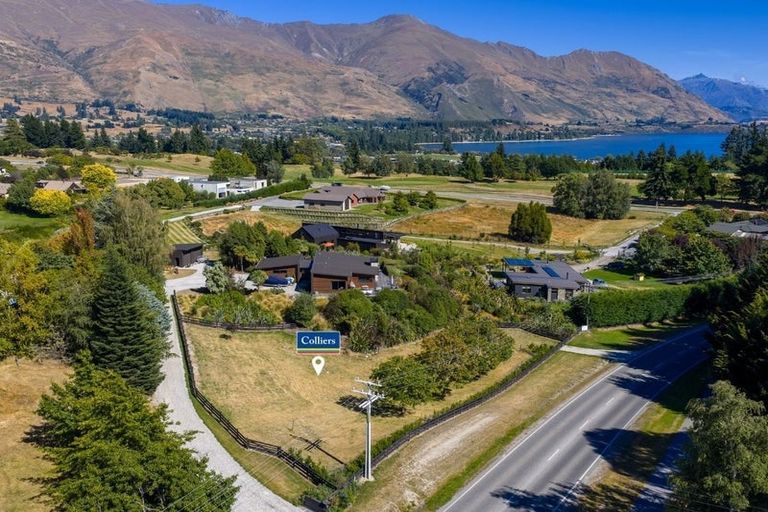 Photo of property in 22 Ballantyne Road, Wanaka, 9305