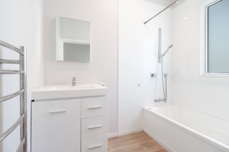Photo of property in 11 Cochrane Street, Fairy Springs, Rotorua, 3015