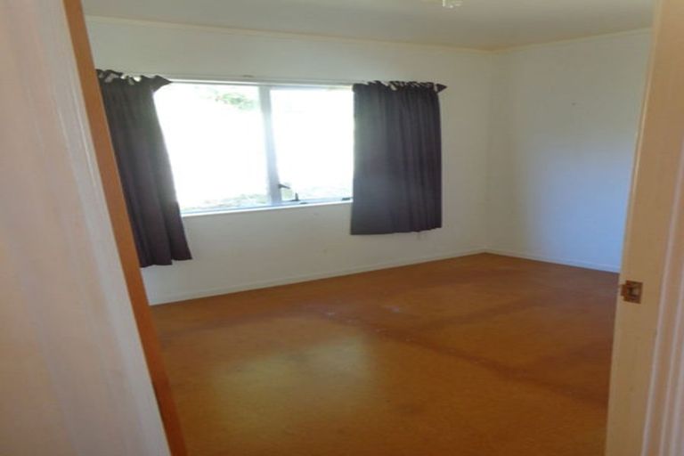 Photo of property in 42 Lilburn Crescent, Massey, Auckland, 0614