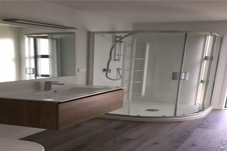 Photo of property in 135 Victoria Street, Cambridge, 3434
