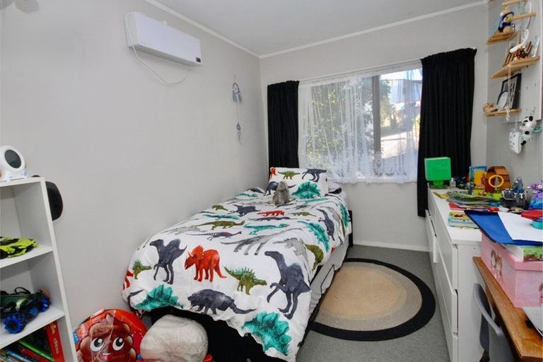 Photo of property in 2/47 Flaxdale Street, Birkdale, Auckland, 0626