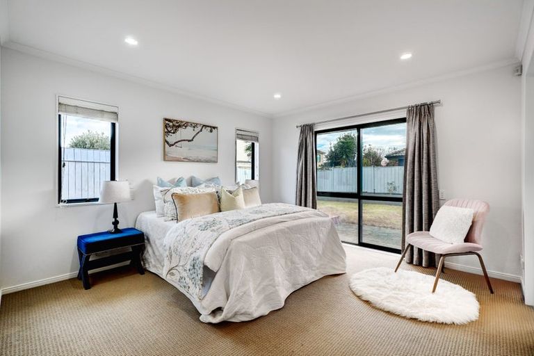 Photo of property in 16 Turnberry Drive, Wattle Downs, Auckland, 2103