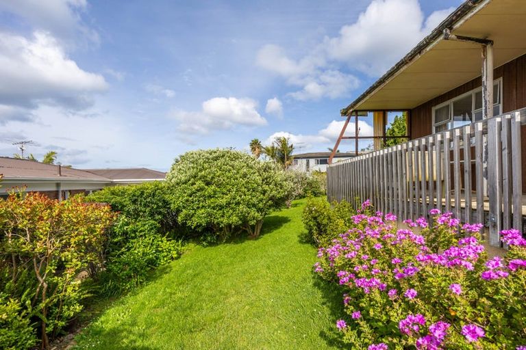 Photo of property in 1 Braemar Road, Rothesay Bay, Auckland, 0630
