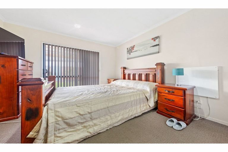 Photo of property in 4 Otago Place, Favona, Auckland, 2024