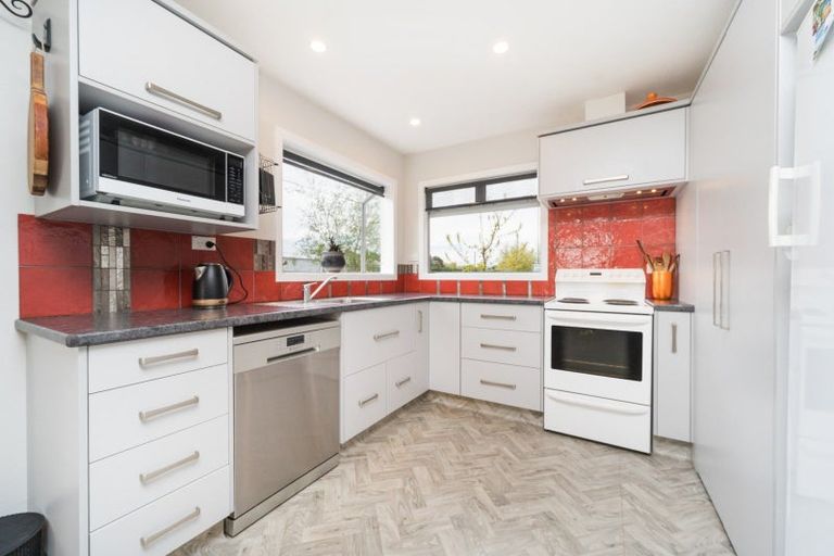 Photo of property in 32 Pioneer Highway, Awapuni, Palmerston North, 4412
