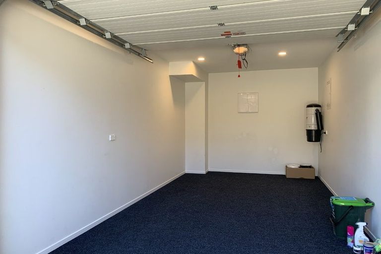 Photo of property in 115 Waekahu Road, Westgate, 0814