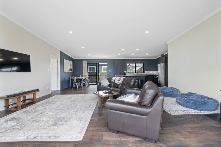 Photo of property in 71 John Norrie Place, Motuoapa, 3382