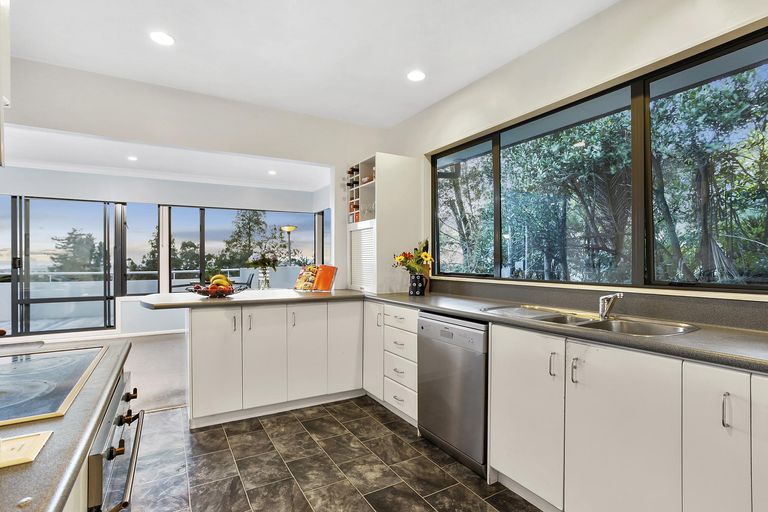 Photo of property in 1 Park Road, Titirangi, Auckland, 0604