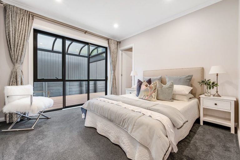 Photo of property in 45 Armstrong Farm Drive, East Tamaki Heights, Auckland, 2016