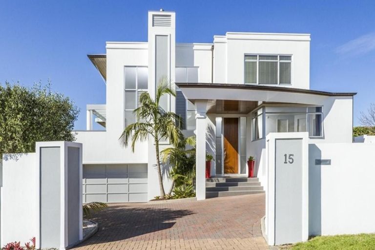 Photo of property in 15 Courtneys, West Harbour, Auckland, 0618