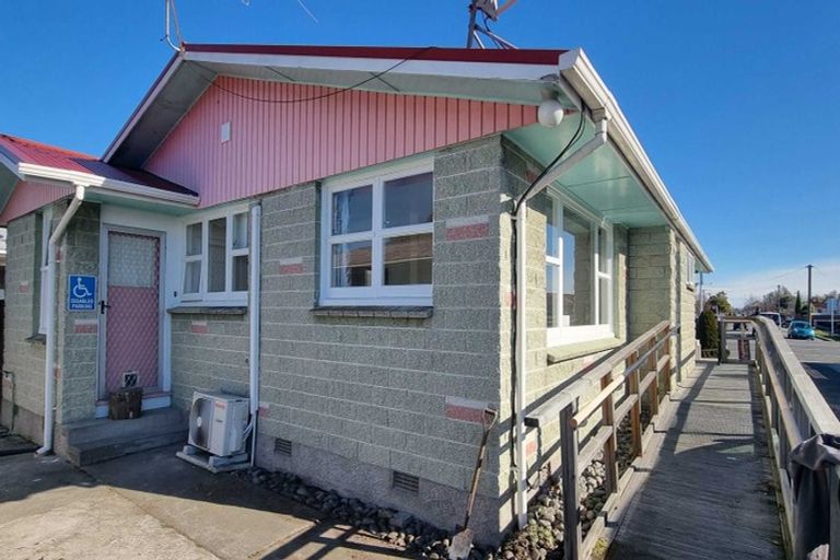 Photo of property in 260 Main North Road, Redwood, Christchurch, 8051